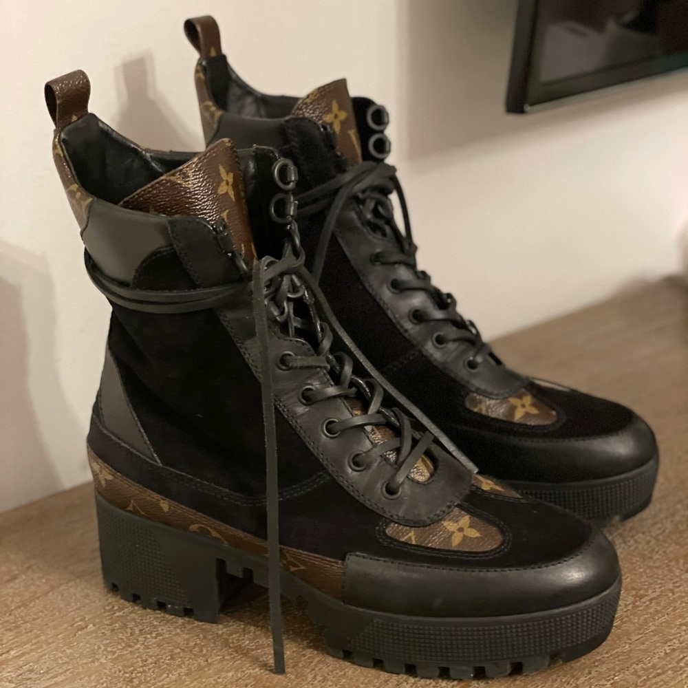 Louis Vuitton Laureate boots